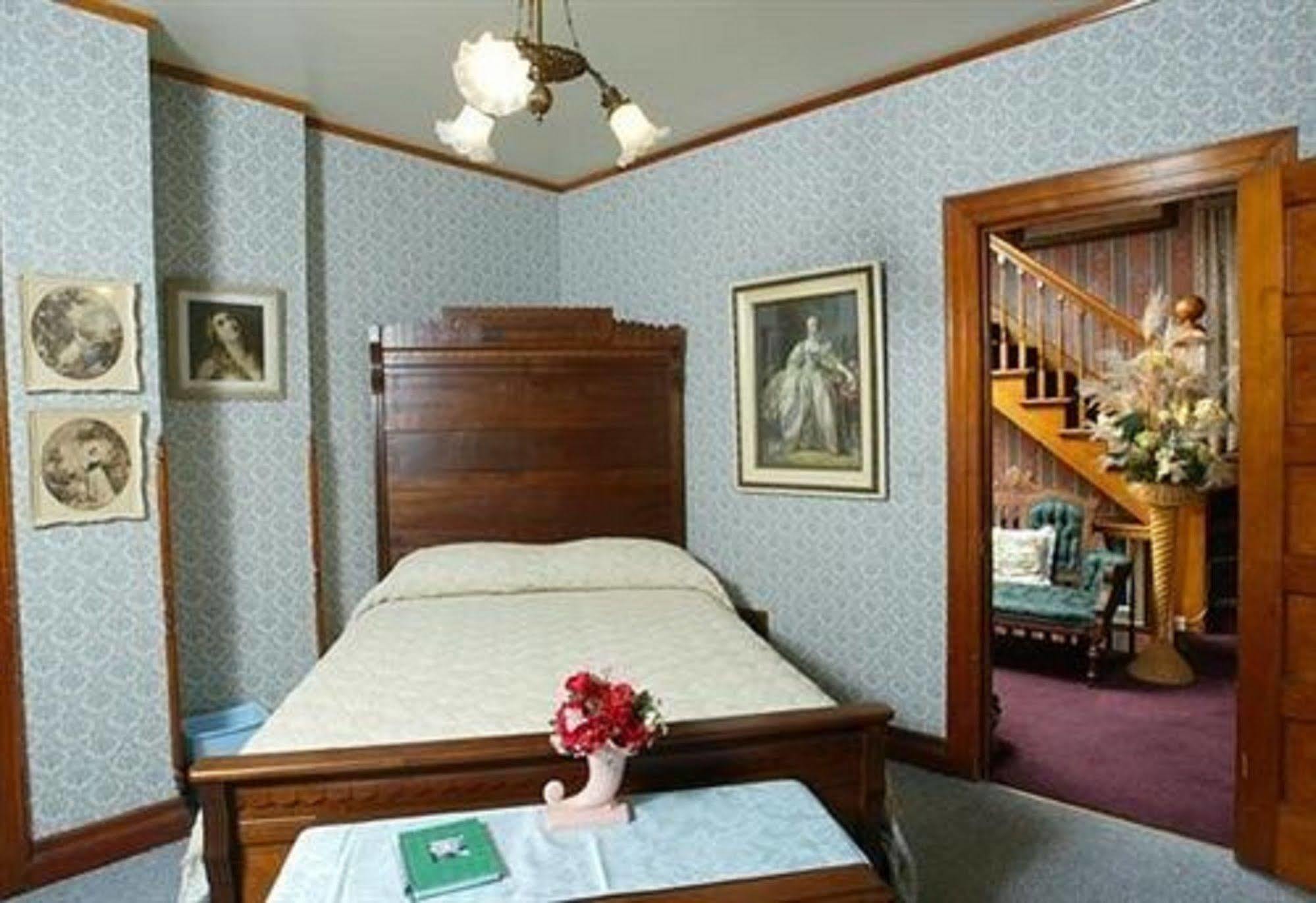 Oakenwald Terrace Hotel Chatfield Habitación foto